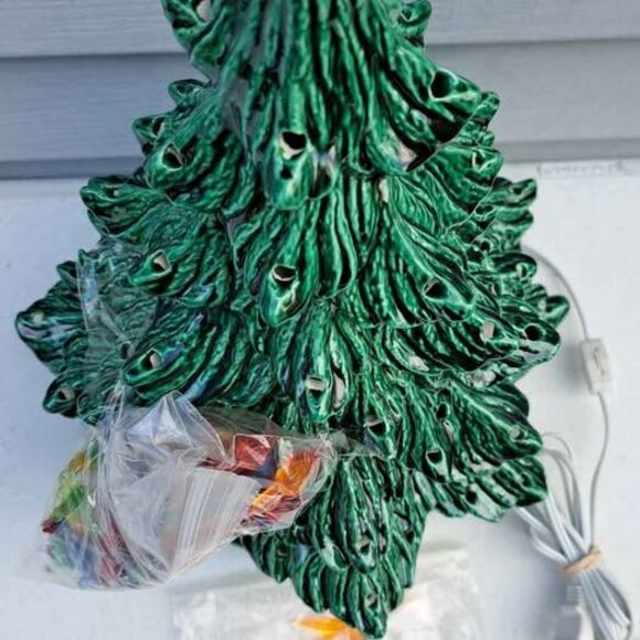 Ceramic Christmas Tree Like New - Picture 4 of 8